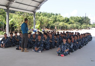 2017年广东紫光电气有限公司拓展训练